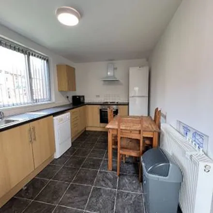 Rent this 5 bed townhouse on Weardale Road in Liverpool, L15 5AU