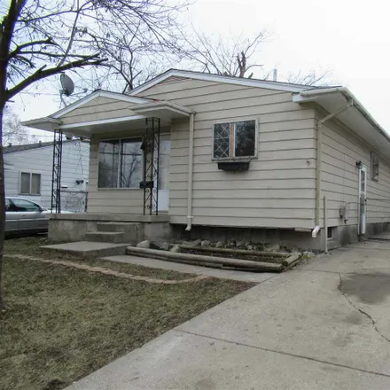 Buy this 3 bed house on 3905 Joyner Street in Flint, MI 48532