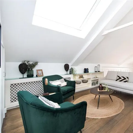 Rent this 3 bed apartment on 21 Brook Mews North in London, W2 3BW