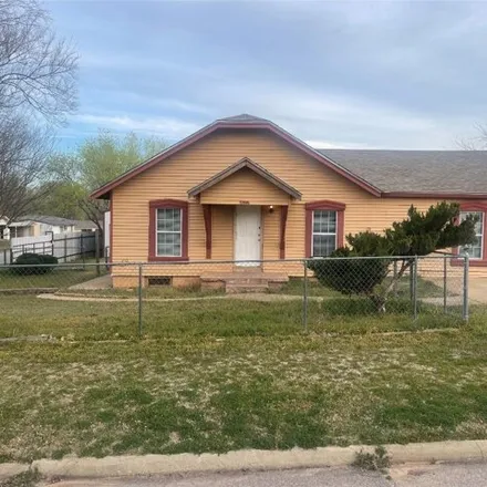 Image 2 - 647 Nowahy Avenue, Clinton, OK 73601, USA - House for rent