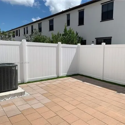 Image 9 - 10319 West 33rd Way, Hialeah, FL 33018, USA - Townhouse for rent