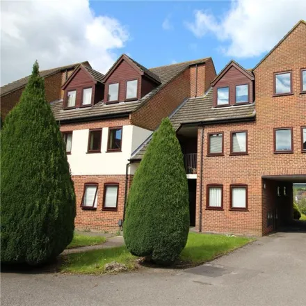 Rent this 1 bed townhouse on Marlborough Court in Hungerford, RG17 0DT