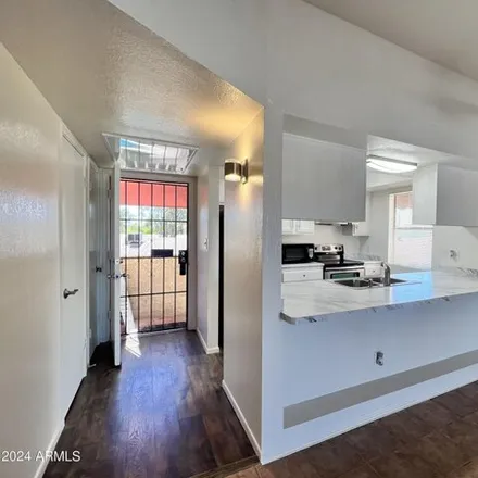 Image 3 - 2525 North 52nd Street, Phoenix, AZ 85008, USA - Apartment for rent