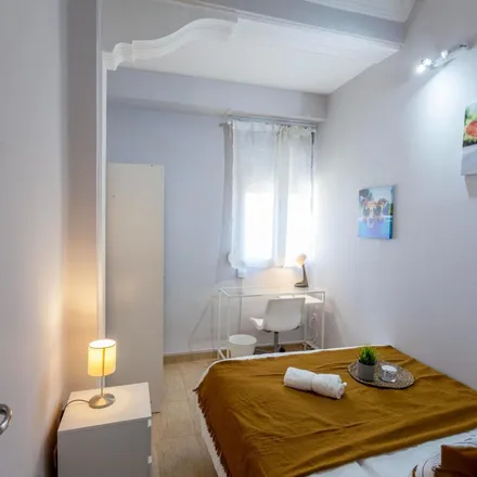 Rent this 7 bed apartment on Carrer d'Honorat Juan in 16, 46007 Valencia