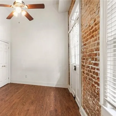 Image 9 - 933 Toulouse Street, New Orleans, LA 70130, USA - Apartment for rent