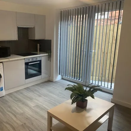 Rent this 2 bed apartment on 5 Henry Road in Nottingham, NG7 2DR