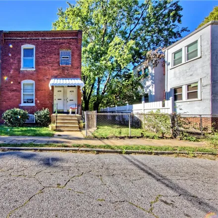 Buy this studio duplex on 426 Bowen Street in Saint Louis, MO 63111