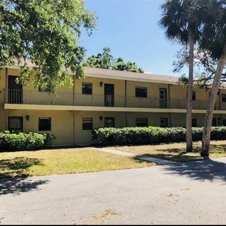 Rent this 2 bed condo on Un Road in Vero Beach, FL 32690