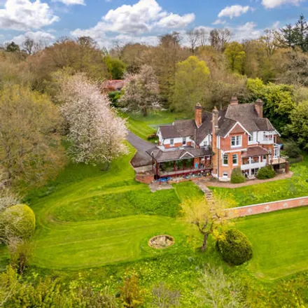 Image 2 - Church Road, Woldingham, CR3 7JH, United Kingdom - House for sale