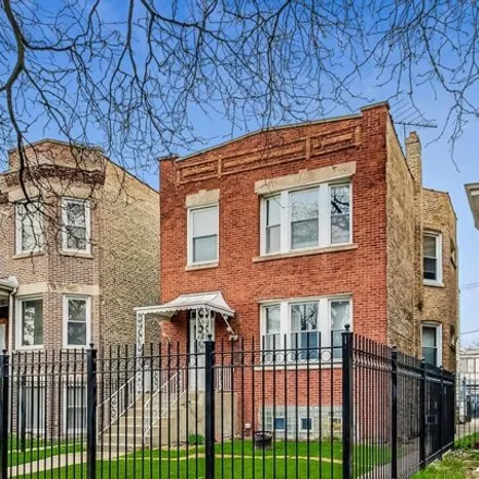 Image 2 - 3923 North Spaulding Avenue, Chicago, IL 60659, USA - House for sale