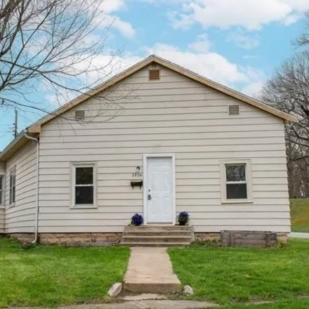 Buy this 3 bed house on 1553 West Ewing Avenue in South Bend, IN 46613