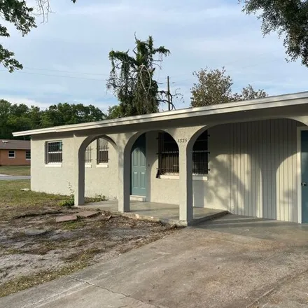 Buy this 3 bed house on 1459 Abbeyville Road in Orange County, FL 32808