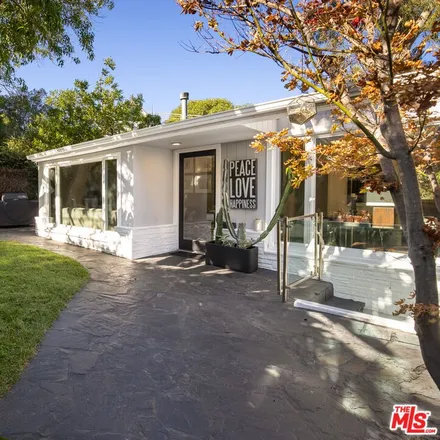 Image 1 - 8864 Lookout Mountain Avenue, Los Angeles, CA 90046, USA - House for rent