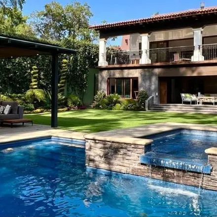 Buy this 5 bed house on Club de Golf Avandaro in Privada Vega del Rincón, Avandaro