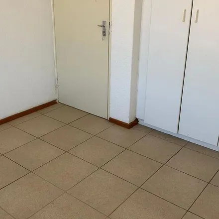 Image 7 - Cranberry Street, Johannesburg Ward 97, Roodepoort, 2040, South Africa - Apartment for rent
