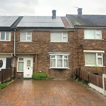 Buy this 3 bed townhouse on Leslie Avenue in Chadderton, OL9 7HF