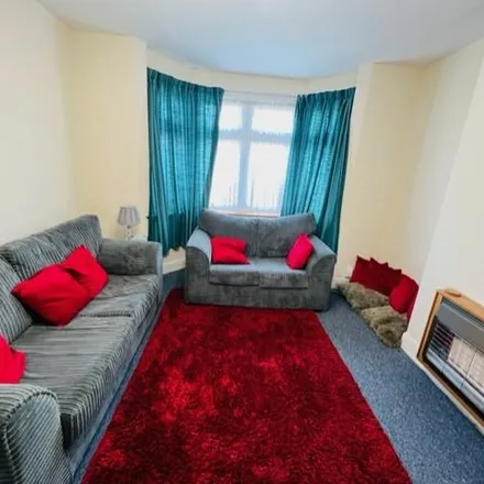 Rent this 3 bed duplex on 12 Kelmscott Close in Holywell, WD18 0NQ