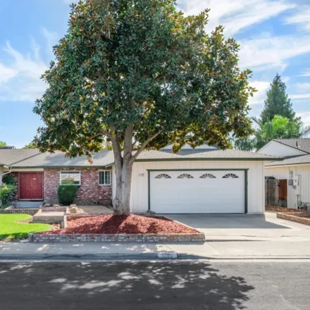 Buy this 3 bed house on 1790 Robinwood Avenue in Clovis, CA 93611