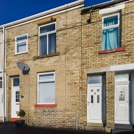 Rent this 1 bed townhouse on High Street in Stony Stratford, MK11 1AY