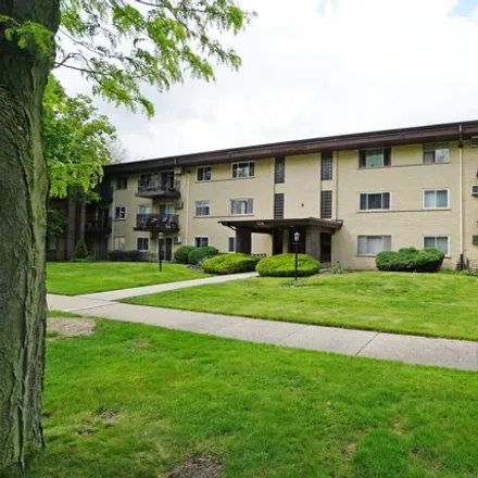 Buy this 2 bed condo on unnamed road in Arlington Heights, IL 60005