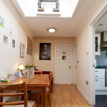Rent this 1 bed apartment on Hendre Road in London, SE1 5NH