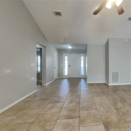 Image 2 - 8943 Village Hills Drive, Harris County, TX 77379, USA - House for rent