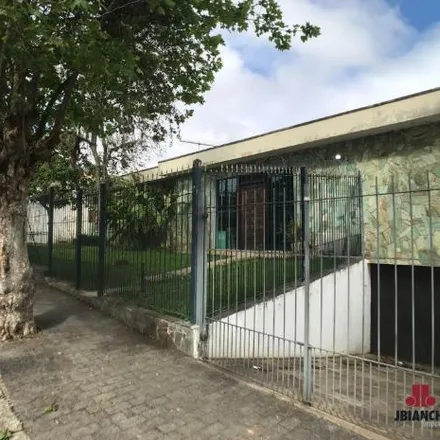 Rent this 6 bed house on Rua José Urbano Sanches in Vila Oliveira, Mogi das Cruzes - SP