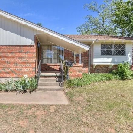 Image 3 - 1045 West Havenwood Drive, Midwest City, OK 73110, USA - House for sale