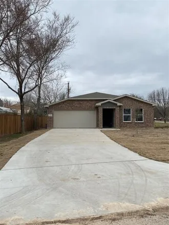 Rent this 3 bed house on 410 Jib Drive in Gun Barrel City, TX 75156