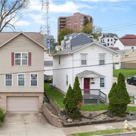 Buy this 3 bed house on 1625 Rutledge Street in Pittsburgh, PA 15211