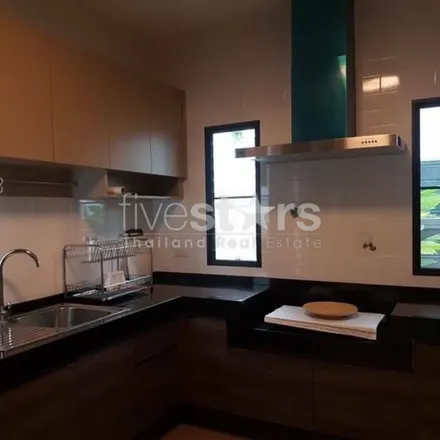 Rent this 4 bed apartment on Ban Khlong Dok Mai in unnamed road, Indy 5 Bangna km.7