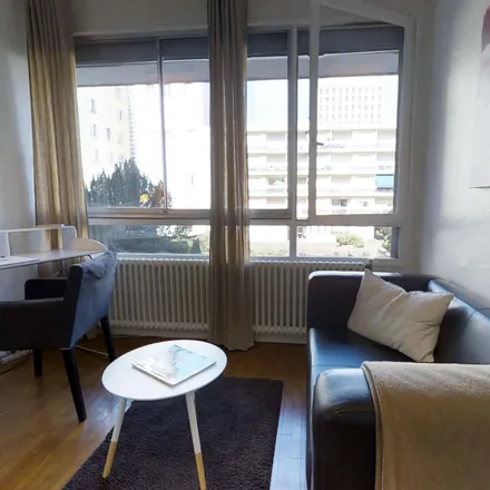Image 2 - 104 Rue Ney, 69006 Lyon, France - Apartment for rent