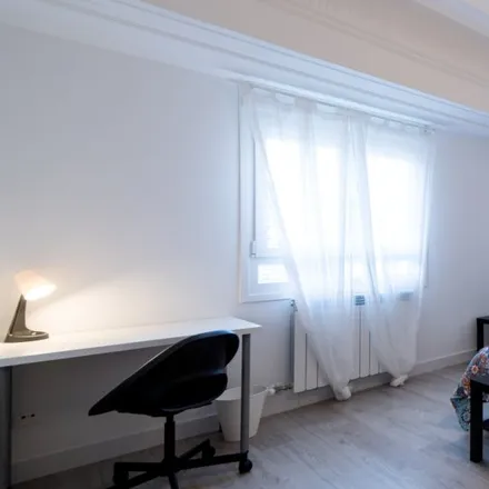 Rent this 4 bed room on Calle Doctor Lozano Monzón in 4, 50006 Zaragoza