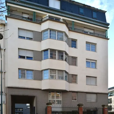 Rent this 6 bed apartment on 28 bis Rue Villeneuve in 92110 Clichy, France