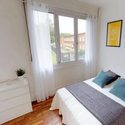 Rent this 4 bed room on 3 Rue de la Porte d'Ypres in 59000 Lille, France