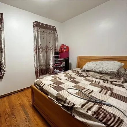 Image 5 - 1951 64th Street, New York, NY 11204, USA - House for sale
