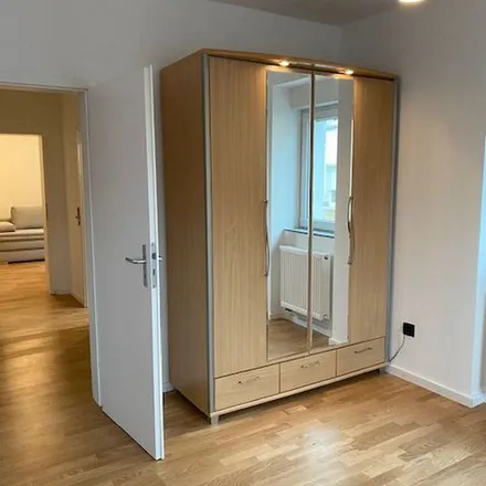 Rent this 2 bed apartment on Erlenbacher Stadtweg 2 in 60437 Frankfurt, Germany