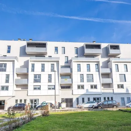 Rent this 2 bed apartment on 164 Place de l'Hôtel de Ville in 74130 Bonneville, France