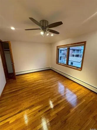 Image 3 - 22-04 Ryan Court, New York, NY 11357, USA - House for rent
