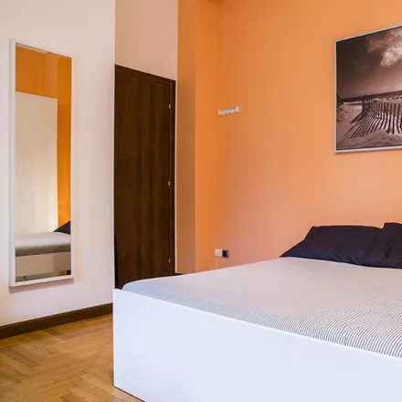 Rent this 6 bed room on Via Giuseppe Pecchio in 18, 20131 Milan MI