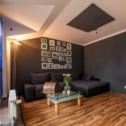 Rent this 3 bed apartment on Mühlenberger Markt in Goerdelerstraße, 30457 Hanover