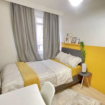 Rent this 6 bed room on Maşuklar Yokuşu in Beşiktaş, Turkey