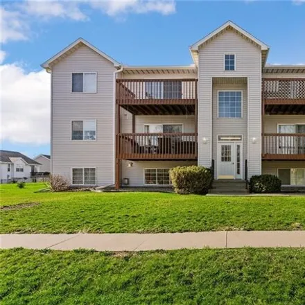 Buy this 2 bed condo on 973 Terry Avenue in Hiawatha, IA 52233