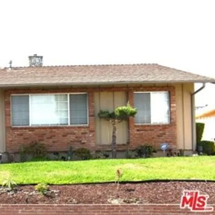 Rent this 3 bed house on 4255 Don Jose Drive in Los Angeles, CA 90008