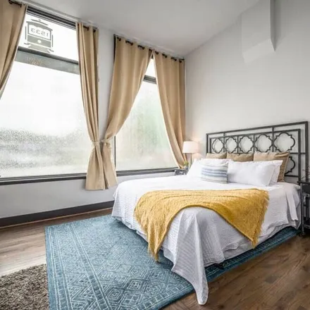 Rent this 1 bed apartment on Cincinnati in OH, 45202