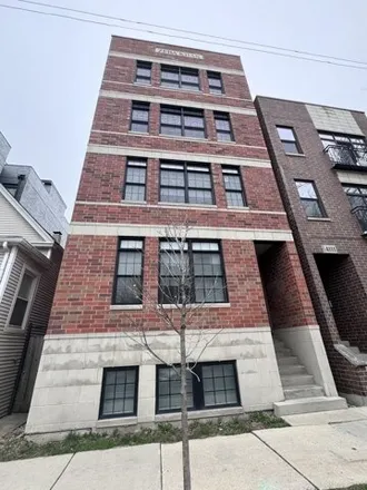 Rent this 3 bed condo on 4113 North Western Avenue in Chicago, IL 60625