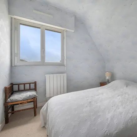Rent this 4 bed house on La Turballe in Boulevard de la Grande Falaise, 44420 La Turballe