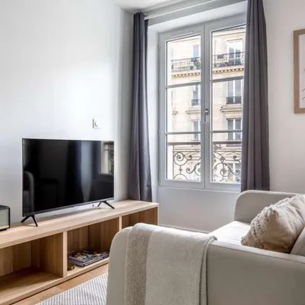 Image 8 - 2 Rue Réaumur, 75003 Paris, France - Apartment for rent