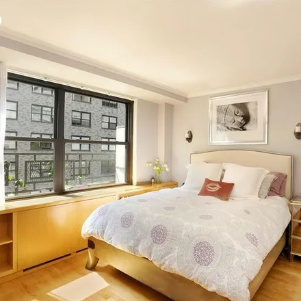 Image 3 - Serendipity 3, East 57th Street, New York, NY 10022, USA - Apartment for rent