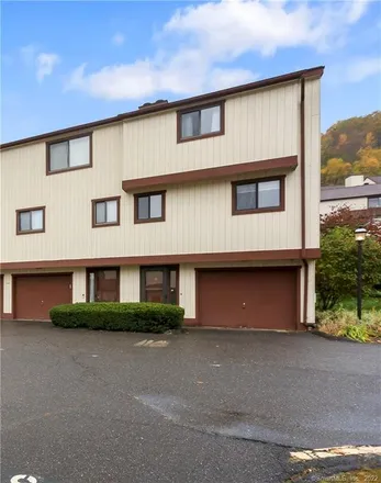 Buy this 2 bed condo on 140 Concord Court in Beacon Falls, CT 06403